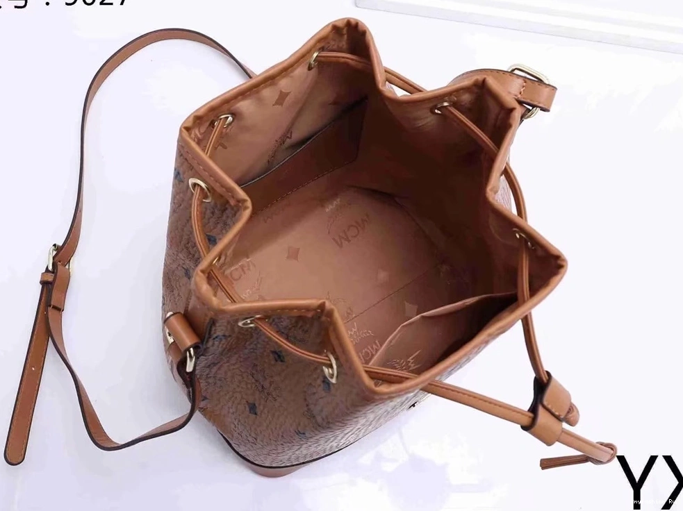 MCM Women Bags For Messenger 7081 Trendsetting 0502